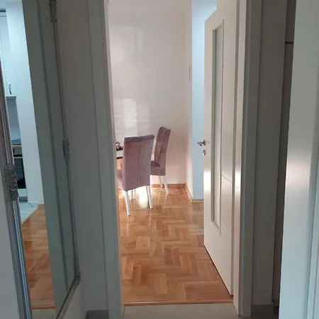 Sunrise شقة بانيا لوكا